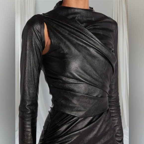 Elegant TOM FORD Ruched Long Sleeve Leather like Dress Size 38